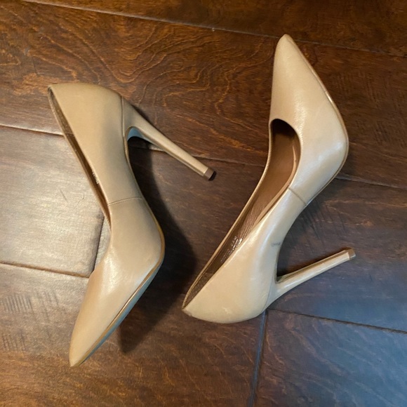 Nude Steve Madden Pumps - Picture 4 of 6